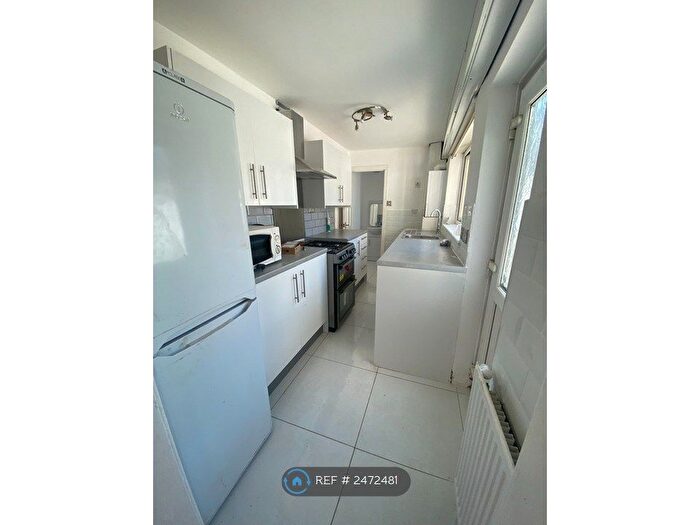 2 Bedroom Terraced House To Rent In Kingsford Street, Salford, M5