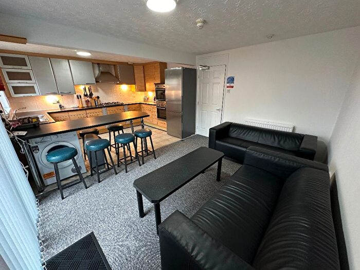 5 Bedroom Flat To Rent In Ladywell Avenue, City Centre, Dundee, DD1