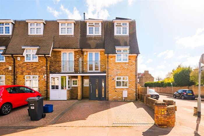 3 Bedroom End Terrace House For Sale In Cleveland Road, London, E18