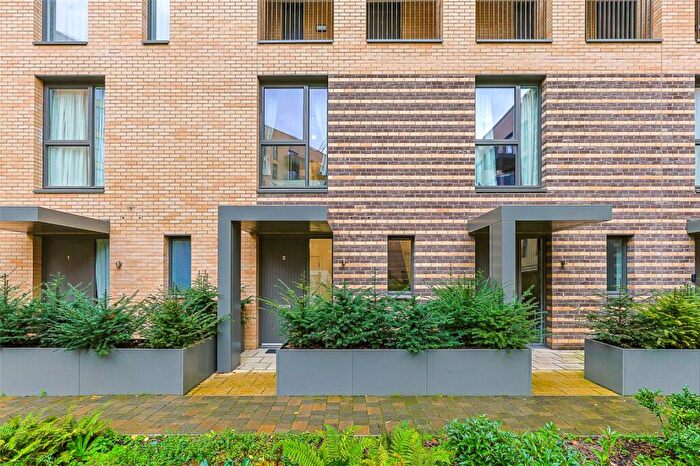 2 Bedroom Maisonette To Rent In Sparrowhawk Square, London, NW9