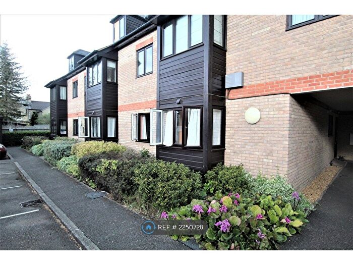 2 Bedroom Flat To Rent In St Margarets Square, Cambridge, CB1