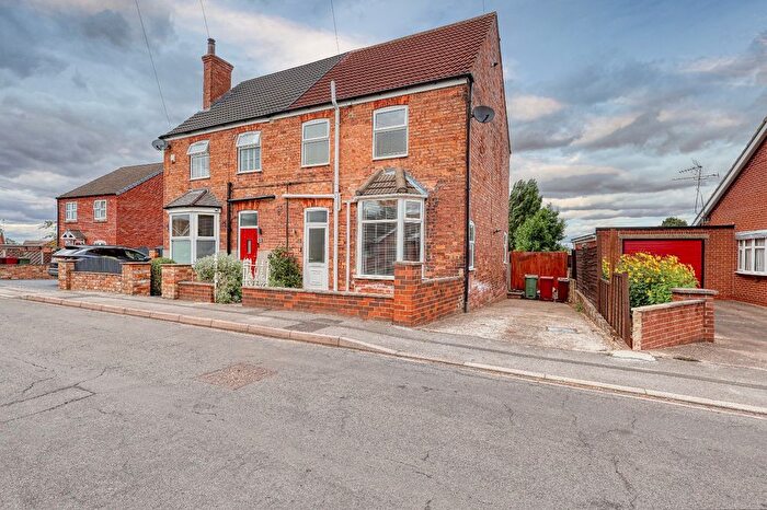 3 Bedroom Semi-detached House For Sale In Cross Slack, Crowle, DN17