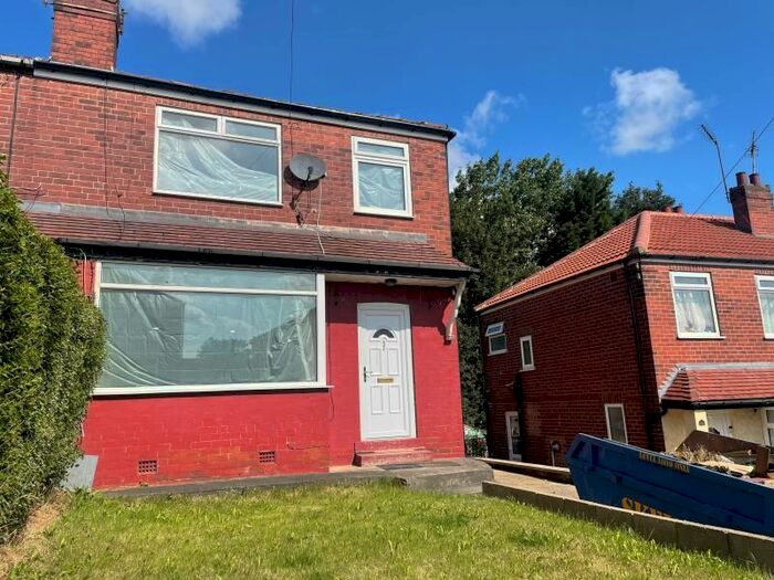 3 Bedroom Semi-Detached House To Rent In Brander Road, Leeds, LS9