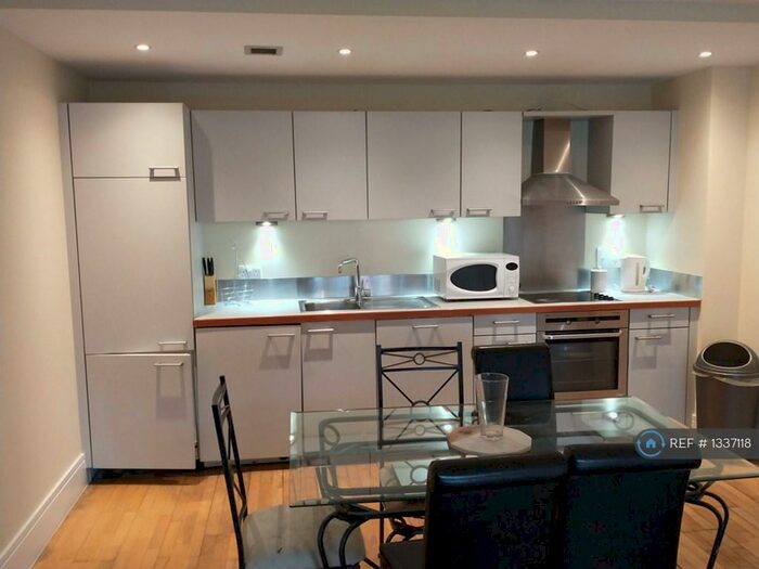 2 Bedroom Flat To Rent In The Foundry A, Manchester, M1