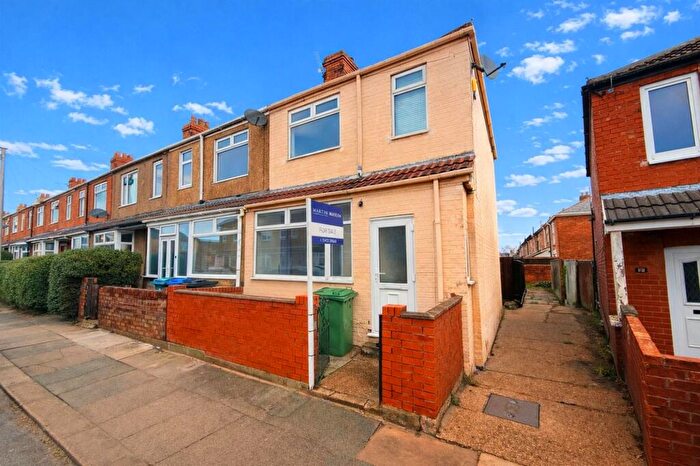 3 Bedroom End Of Terrace House For Sale In Spring Bank, Grimsby, DN34