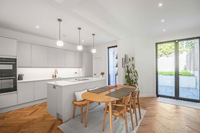 3 Bedroom Property For Sale In Babington Road, Streatham, SW16