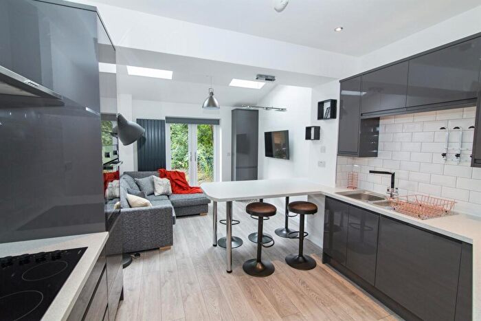 4 Bedroom Semi Detached House To Rent In Claude Street, NG7