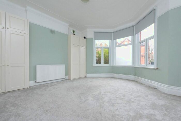 2 Bedroom Flat To Rent In St. Pauls Avenue, London, NW2
