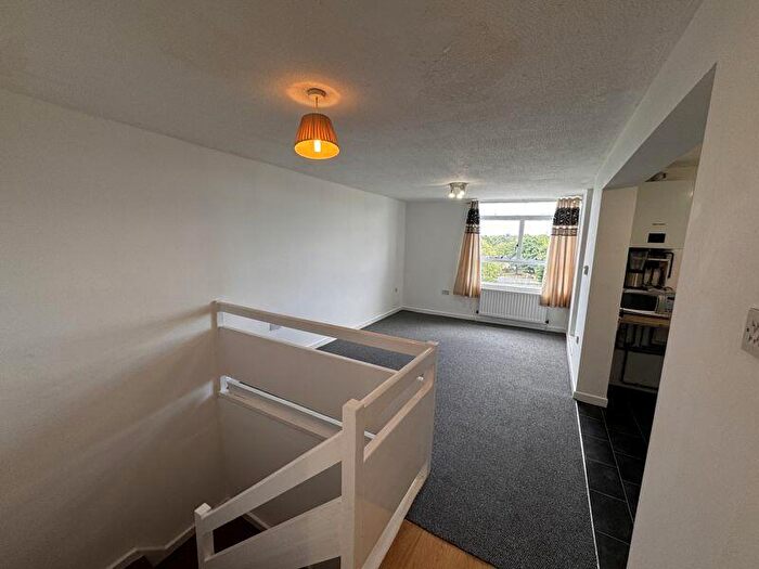 2 Bedroom Flat To Rent In Kenilworth Court, Washington, NE37