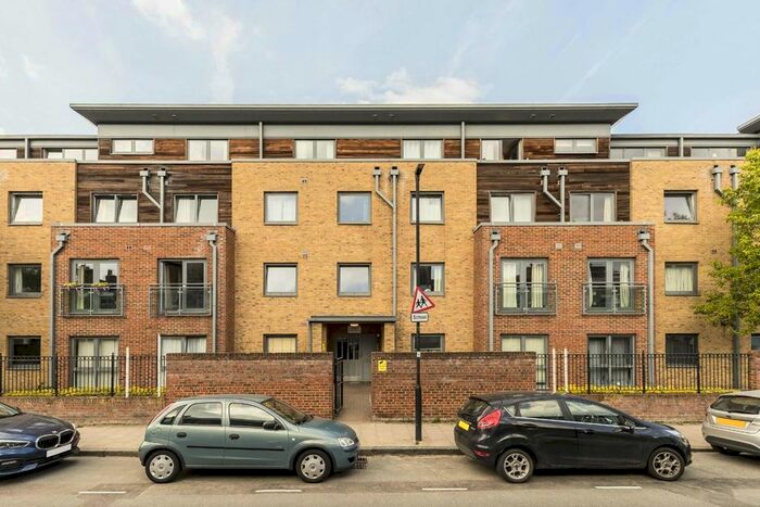 1 Bedroom Flat To Rent In Effra Parade, London, SW2