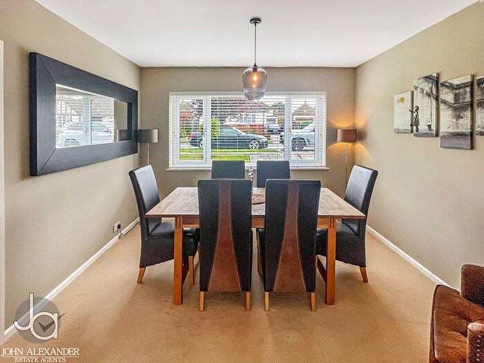 4 Bedroom Detached House For Sale In The Close, Frinton-On-Sea, CO13