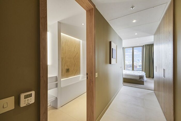 3 Bedroom Flat To Rent In Shard Place, London Bridge Street, SE1