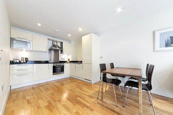 1 Bedroom Apartment To Rent In Lanterns Way, London, E14