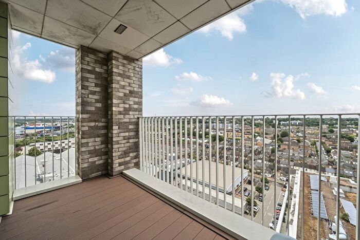 2 Bedroom Flat For Sale In Telcon Way, London, SE10