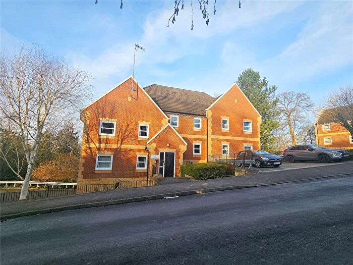 2 Bedroom Apartment To Rent In Beacon Hill, Woking, Surrey, GU21