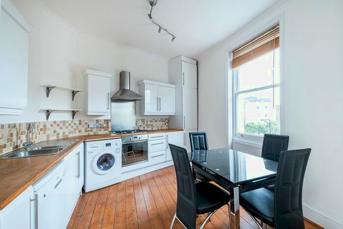 2 Bedroom Flat To Rent In Cromwell Crescent, London, SW5