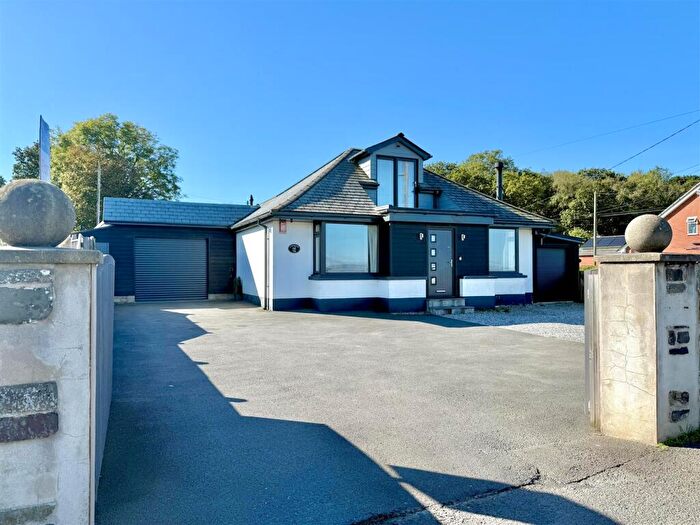 4 Bedroom Detached Bungalow For Sale In Fremington, Barnstaple, EX31