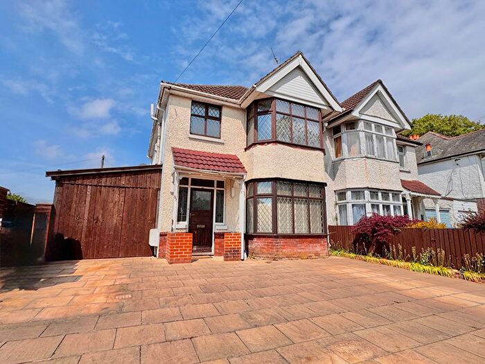3 Bedroom Semi-Detached House To Rent In Regents Park Road, Southampton, SO15