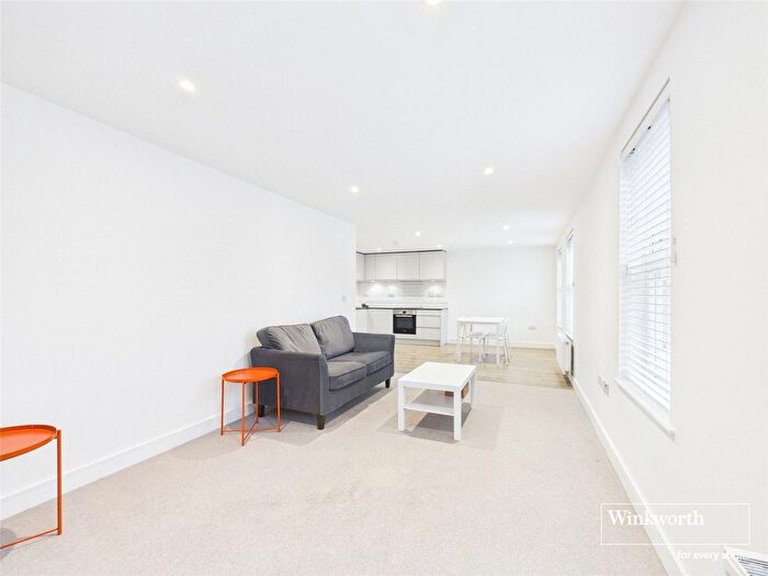 2 Bedroom Flat To Rent In Queens Road, Reading, Berkshire, RG1