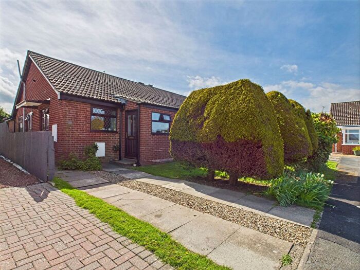 3 Bedroom Semi Detached Bungalow For Sale In Heather Drive, Whitby, YO22