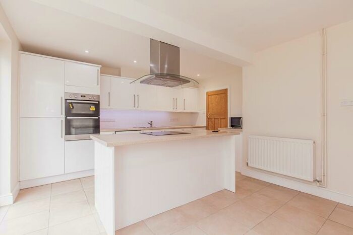 4 Bedroom House To Rent In Ash Grove, Headington, OX3