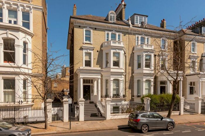 2 Bedroom House To Rent In Redcliffe Gardens, Chelsea, London, SW10