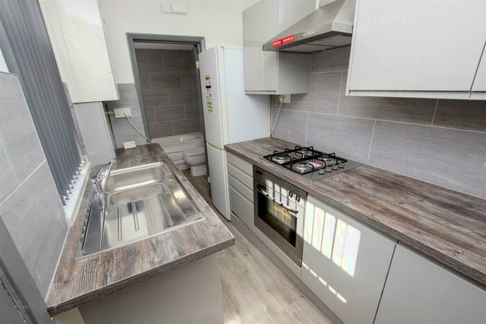 4 Bedroom House To Rent In Dawlish Road, Birmingham, B29