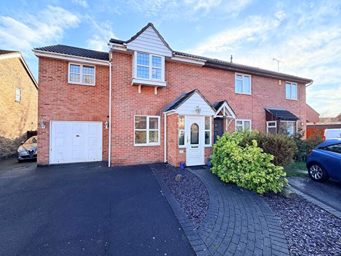 3 Bedroom End Of Terrace House For Sale In Bankfoot, Badgers Dene, Grays, RM17