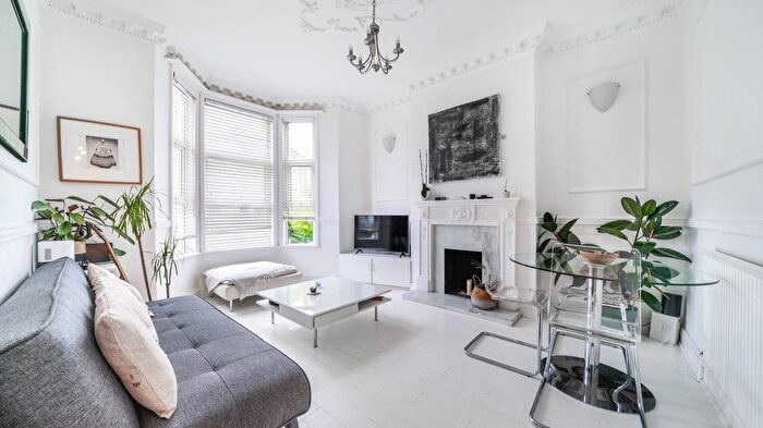 2 Bedroom Flat To Rent In Manor Park Road, London, NW10