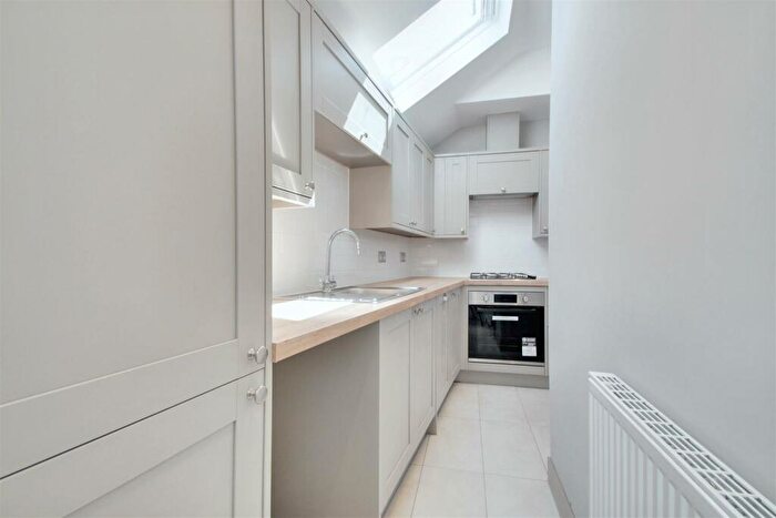 1 Bedroom Flat For Sale In Lansdowne Road, Worthing, BN11