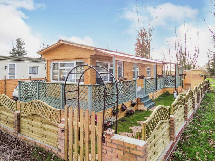 1 Bedroom Park Home For Sale In Carlton Manor Park, Carlton-On-Trent, Newark, NG23