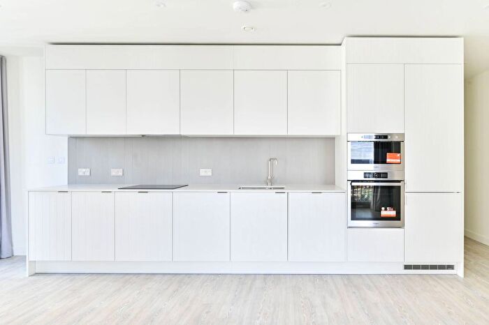 2 Bedroom Flat To Rent In Bussell Building, Stratford, London, E20