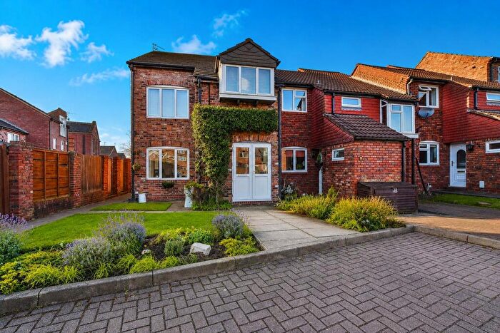 3 Bedroom Apartment For Sale In St. James Drive, Wilmslow, Cheshire, SK9