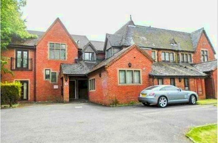 1 Bedroom Flat To Rent In Arden Lodge Court, Bulkington, CV12