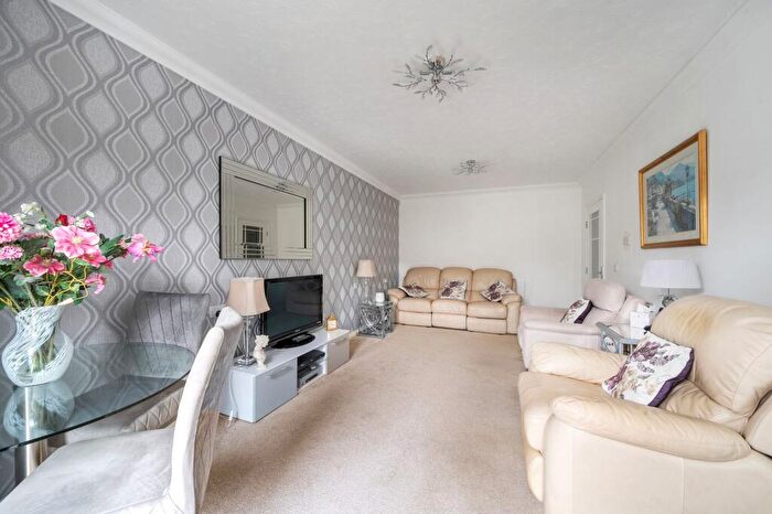2 Bedroom Flat For Sale In King Henry Lodge, Hall Lane, Chingford, E4