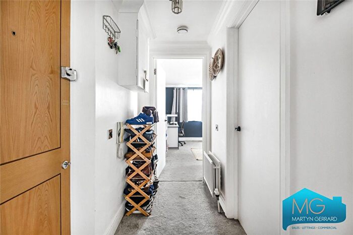 1 Bedroom Flat For Sale In Green Lanes, London, N21