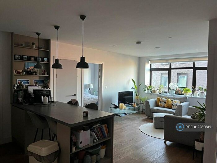 2 Bedroom Flat To Rent In Cotton Field Wharf, Manchester, M4