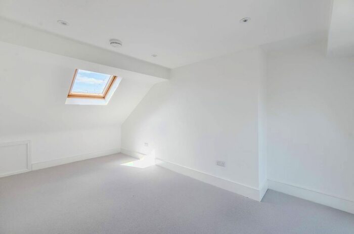 3 Bedroom Maisonette To Rent In Micklethwaite Road, Fulham, London, SW6