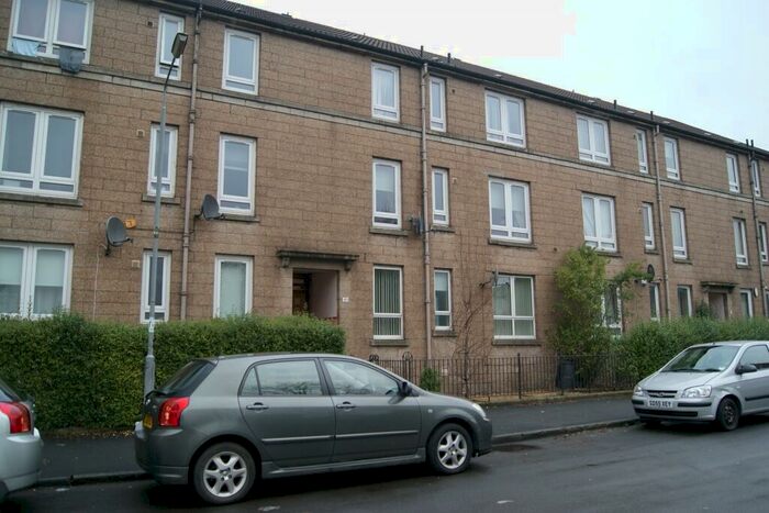 2 Bedroom Ground Flat To Rent In Millroad Street, City Centre, G40