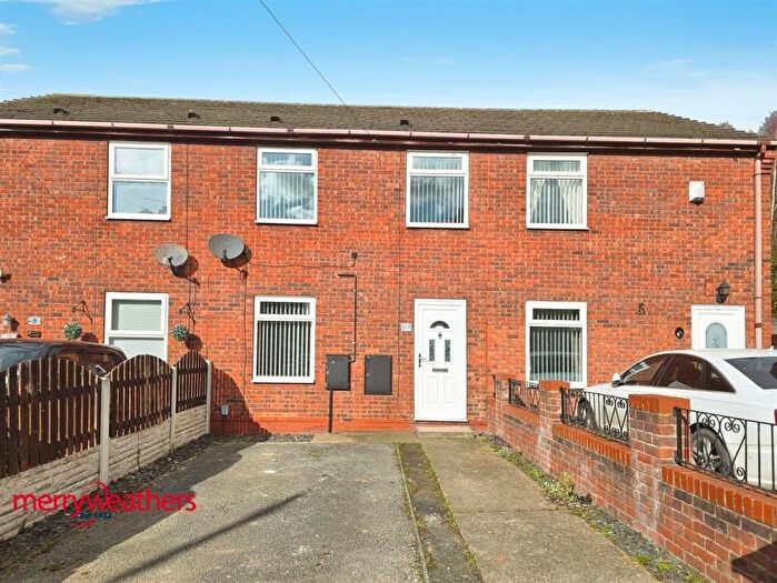 3 Bedroom Terraced House To Rent In New Street, Stairfoot, S71