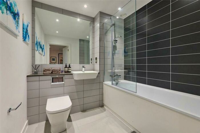 2 Bedroom Apartment To Rent In Heritage Tower, East Ferry Road, Canary Wharf, E14