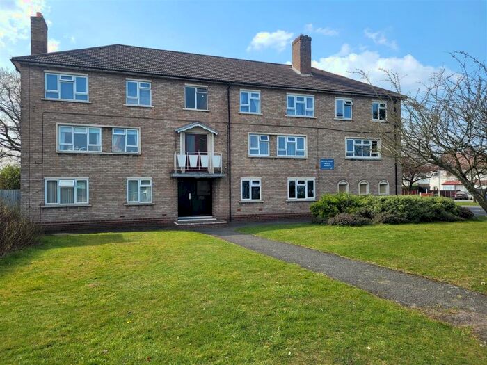 2 Bedroom Flat To Rent In Beacon Court, Chester Road, Streetly, B74
