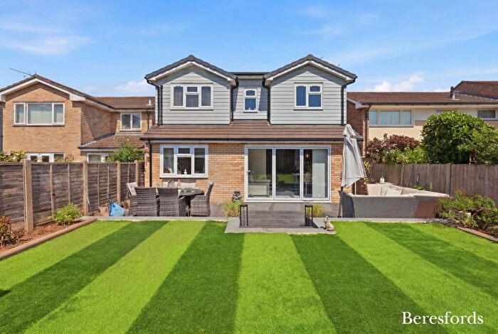 3 Bedroom Semi-Detached House For Sale In Abbots Ride, Billericay, CM11