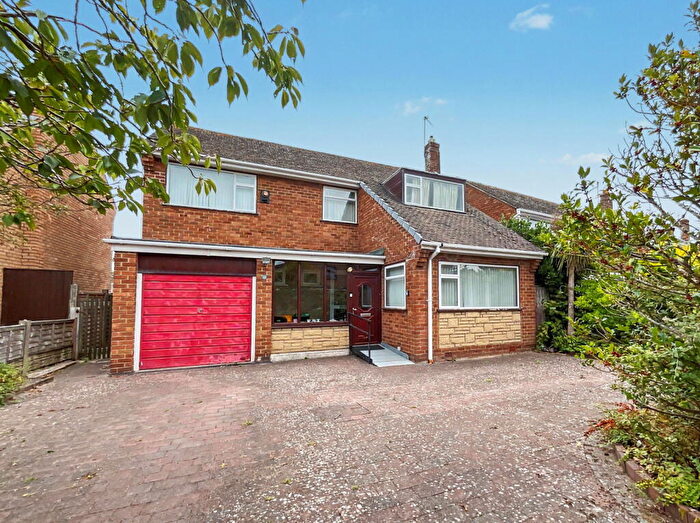 4 Bedroom Detached House For Sale In Longcliffe Drive, Ainsdale, Southport, PR8
