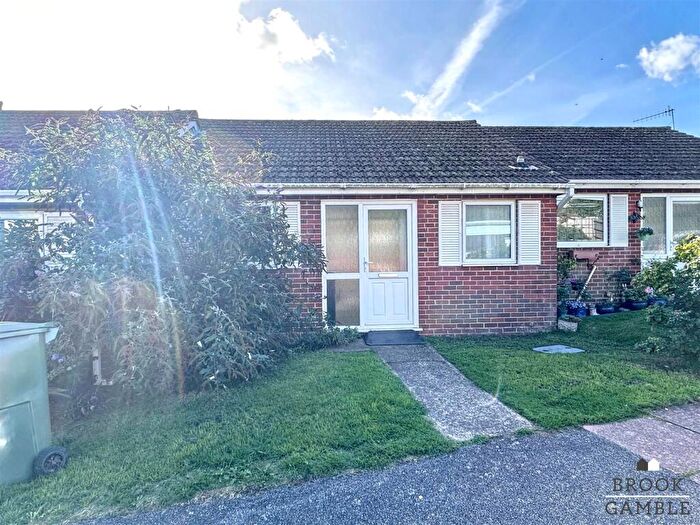 1 Bedroom Bungalow For Sale In Broomfield Street, Eastbourne, BN20