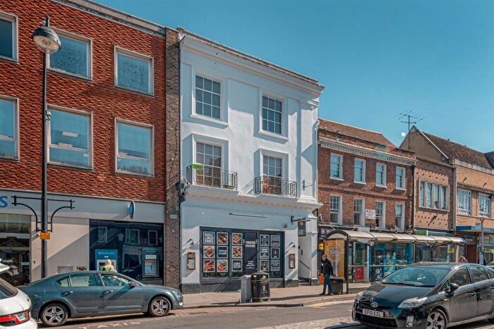 1 Bedroom Apartment To Rent In High Street, High Wycombe, HP11