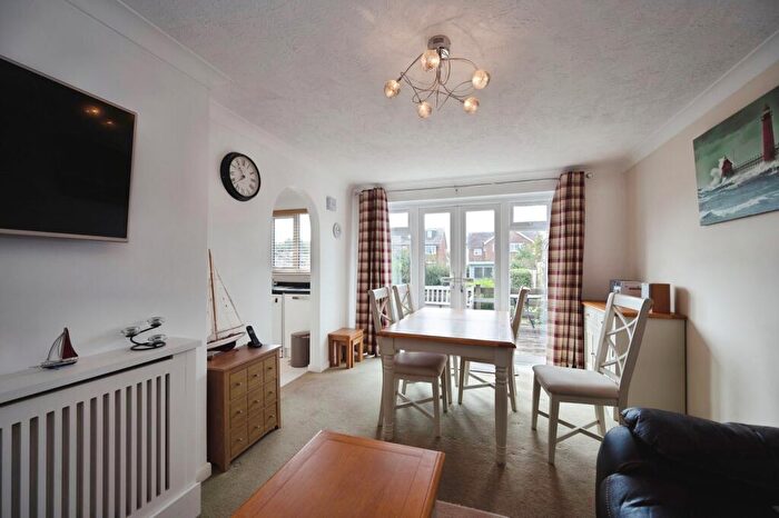 2 Bedroom Bungalow For Sale In Wheatlands Avenue, Hayling Island, Hampshire, PO11