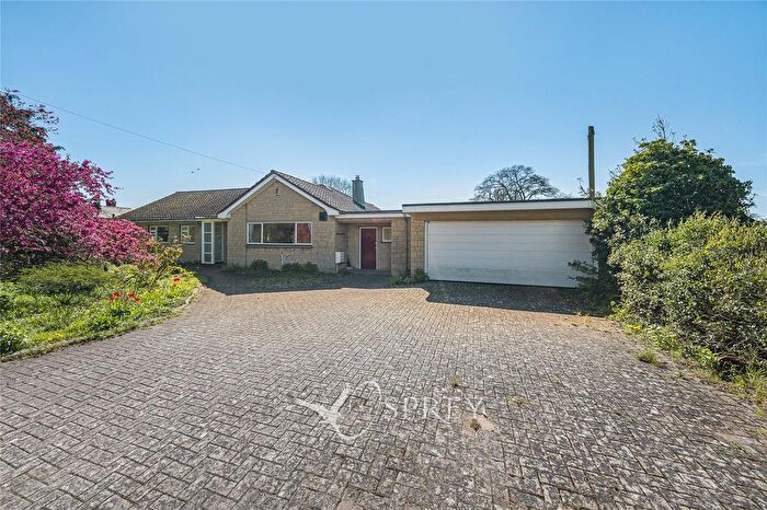4 Bedroom Bungalow For Sale In South Road, Oundle, Northamptonshire, PE8