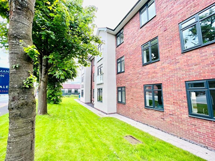 2 Bedroom Flat For Sale In Rees Drive, Wombourne, Wolverhampton, WV5