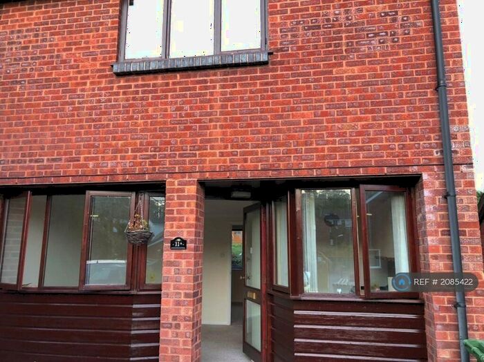 1 Bedroom Flat To Rent In Valley Park Close, Exeter, EX4